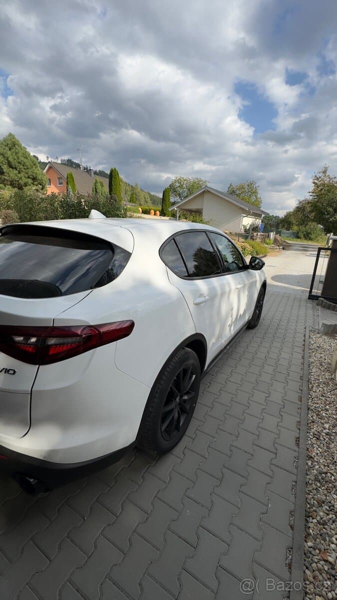 2019 Alfa Romeo STELVIO - 3