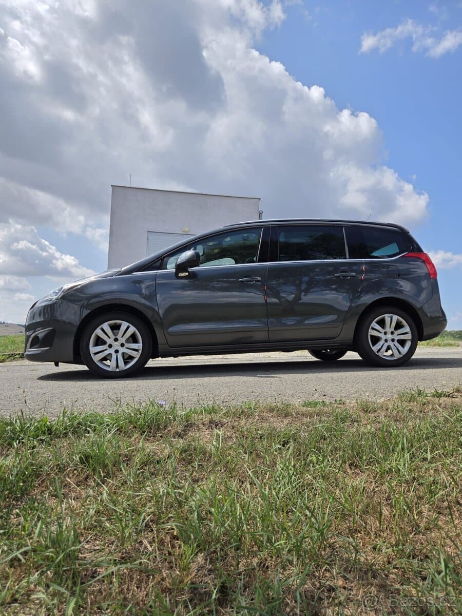 Peugeot 5008 - 3