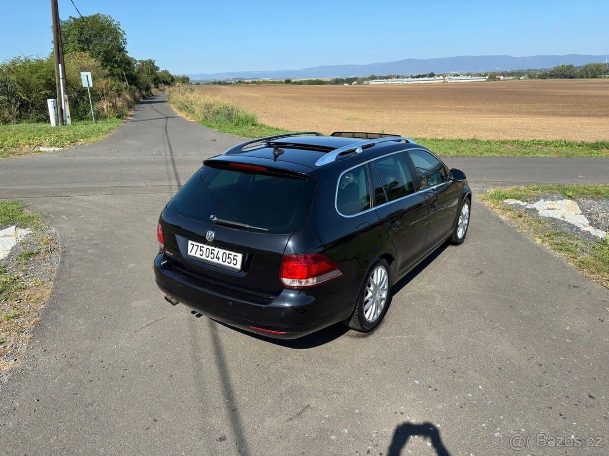 Volkswagen GOLF - 3
