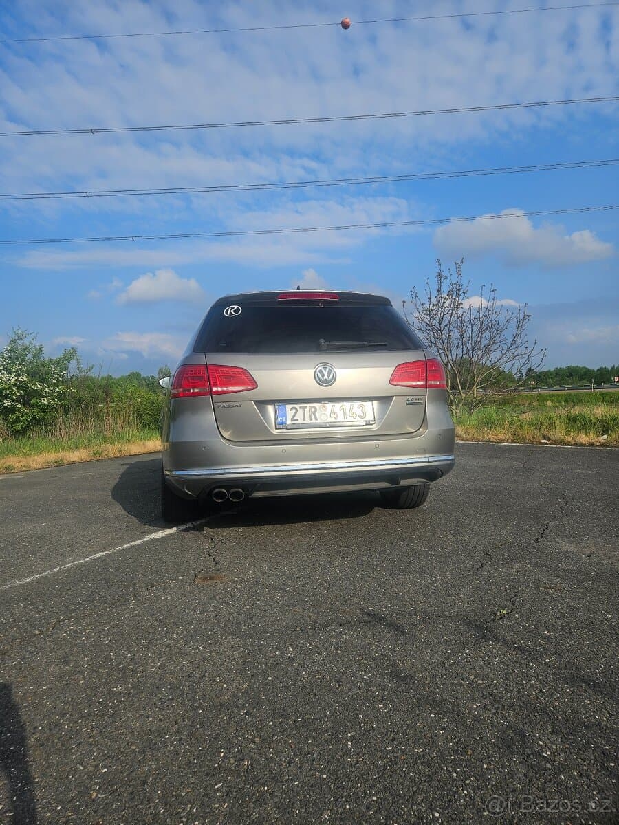 2012 Volkswagen PASSAT - 3