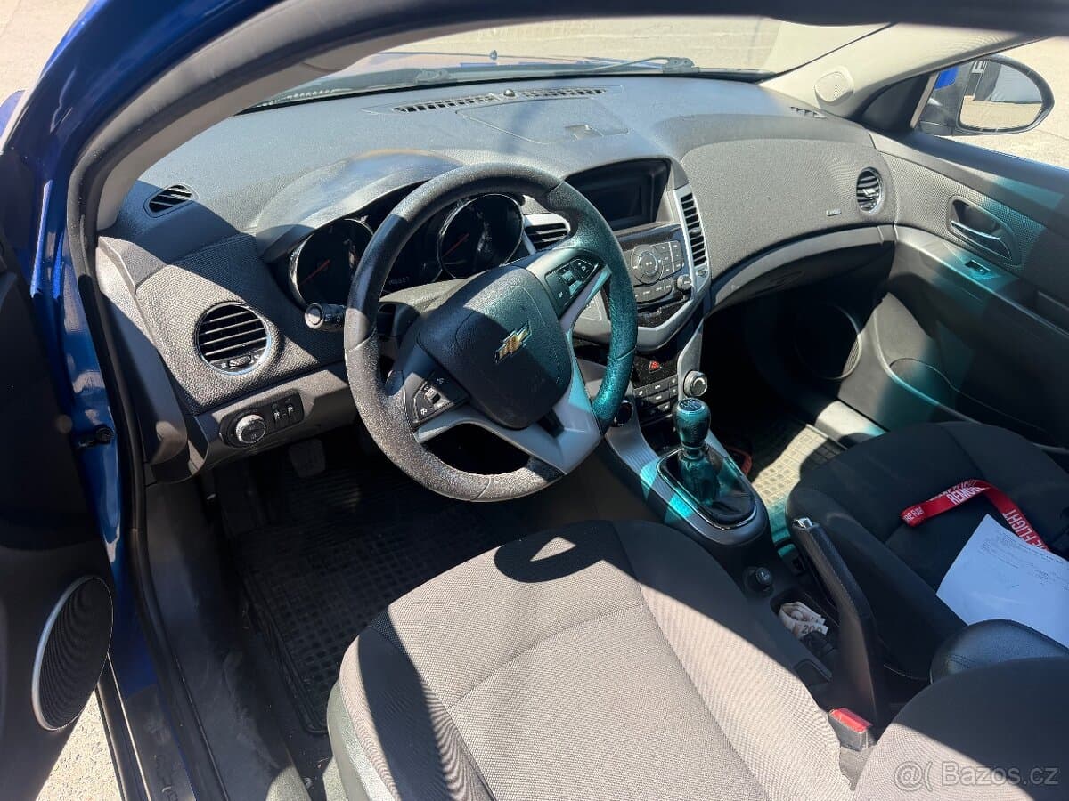 2011 Chevrolet CRUZE - 3