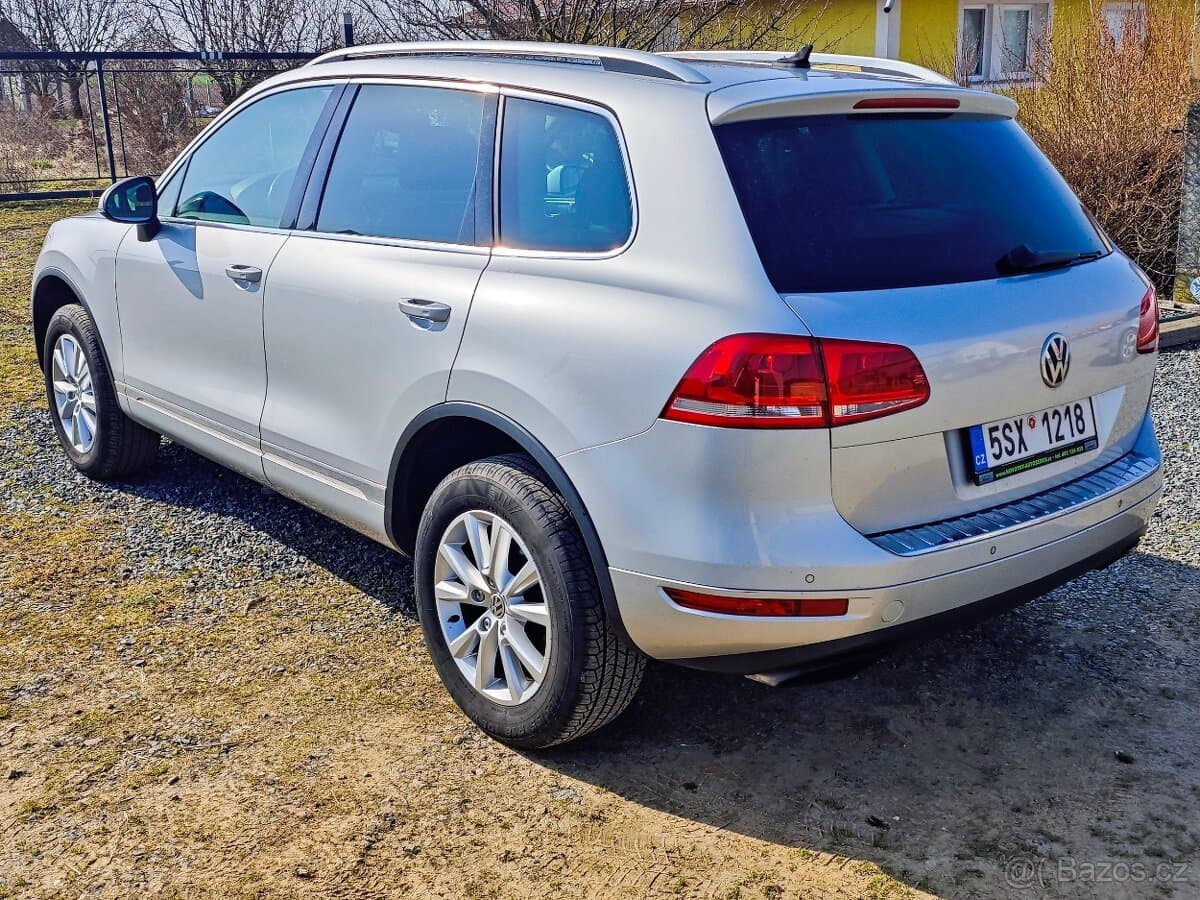 2011 Volkswagen TOUAREG - 3