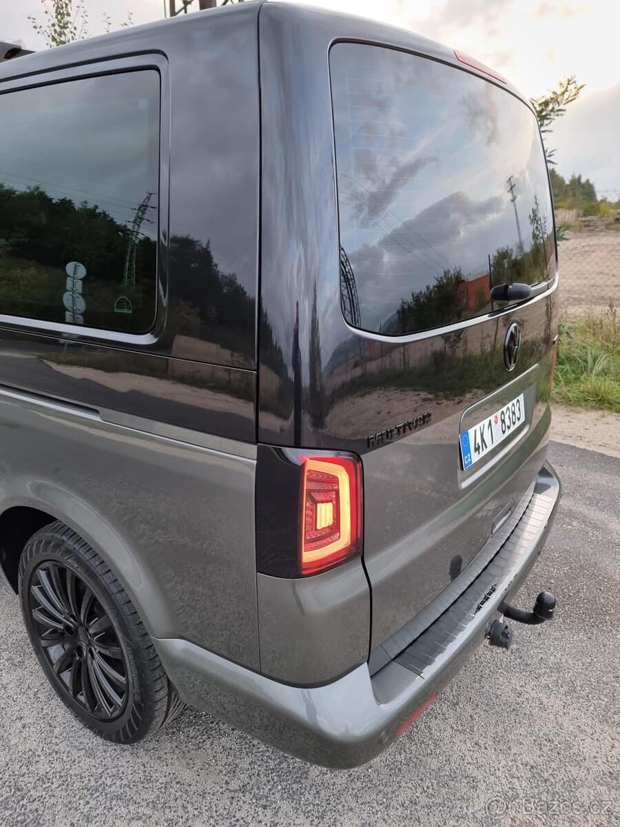 2011 Volkswagen MULTIVAN - 3