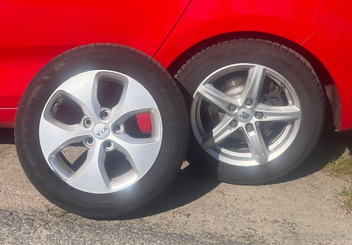2015 Kia CARENS - 3