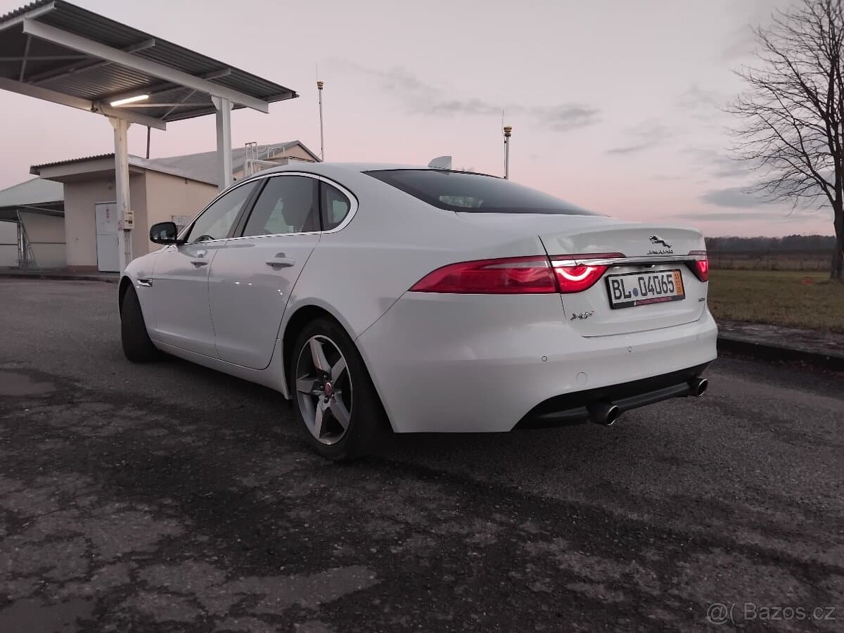 2016 Jaguar XF - 3