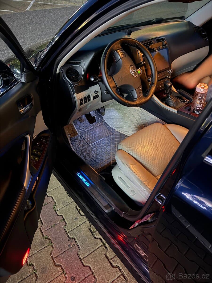 Lexus IS - 3