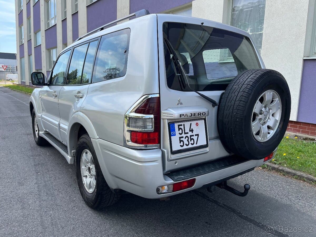 2005 Mitsubishi PAJERO - 3