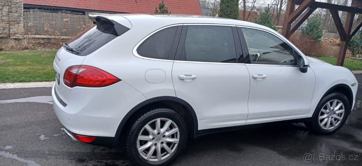 2013 Porsche CAYENNE - 3
