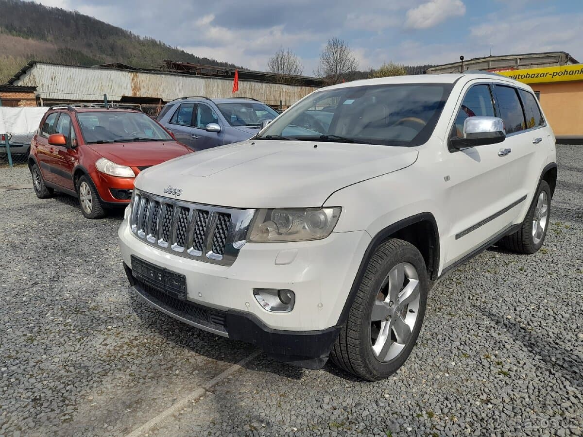 2011 Jeep CHEROKEE - 3