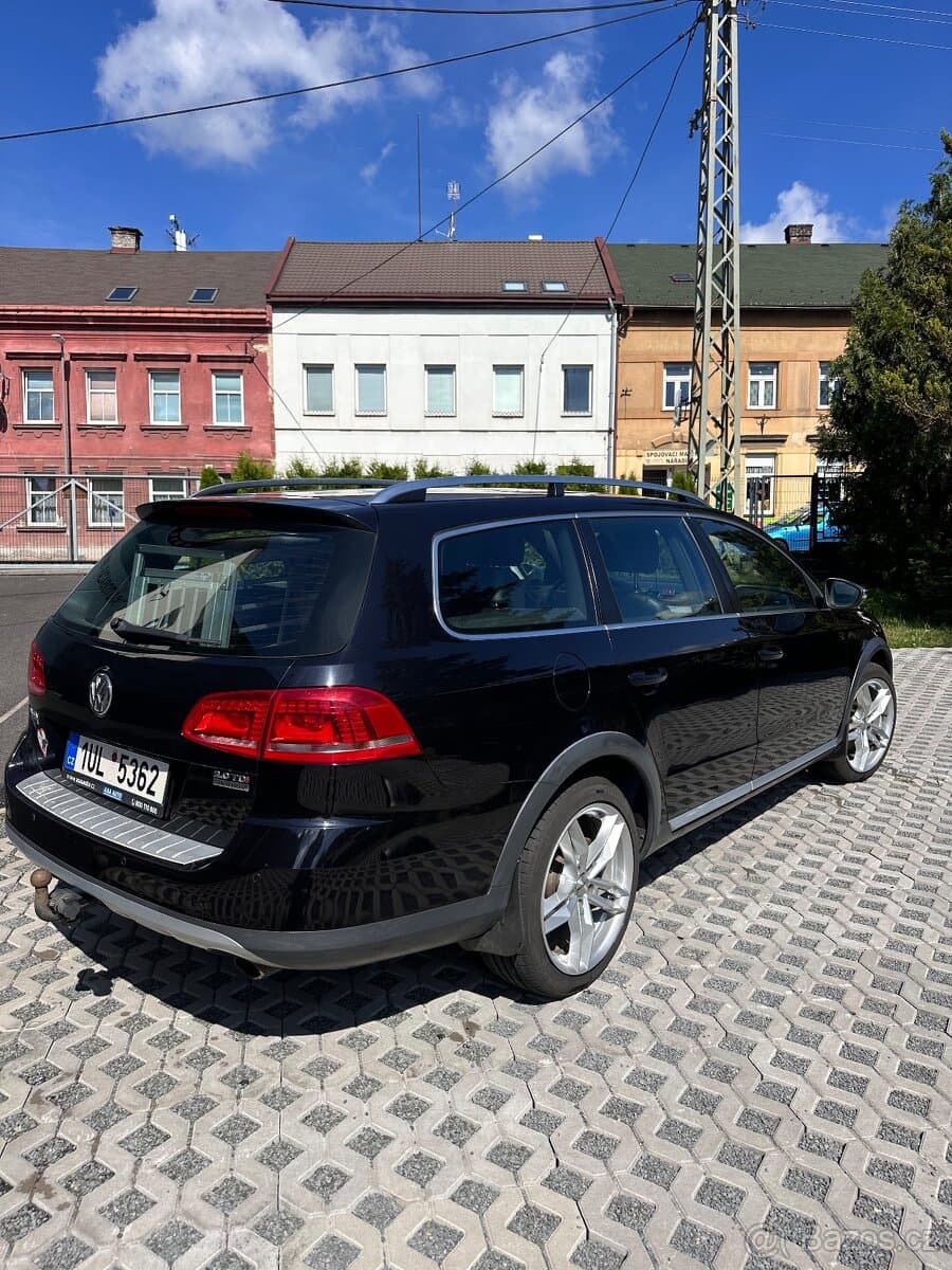 2013 Volkswagen PASSAT - 3