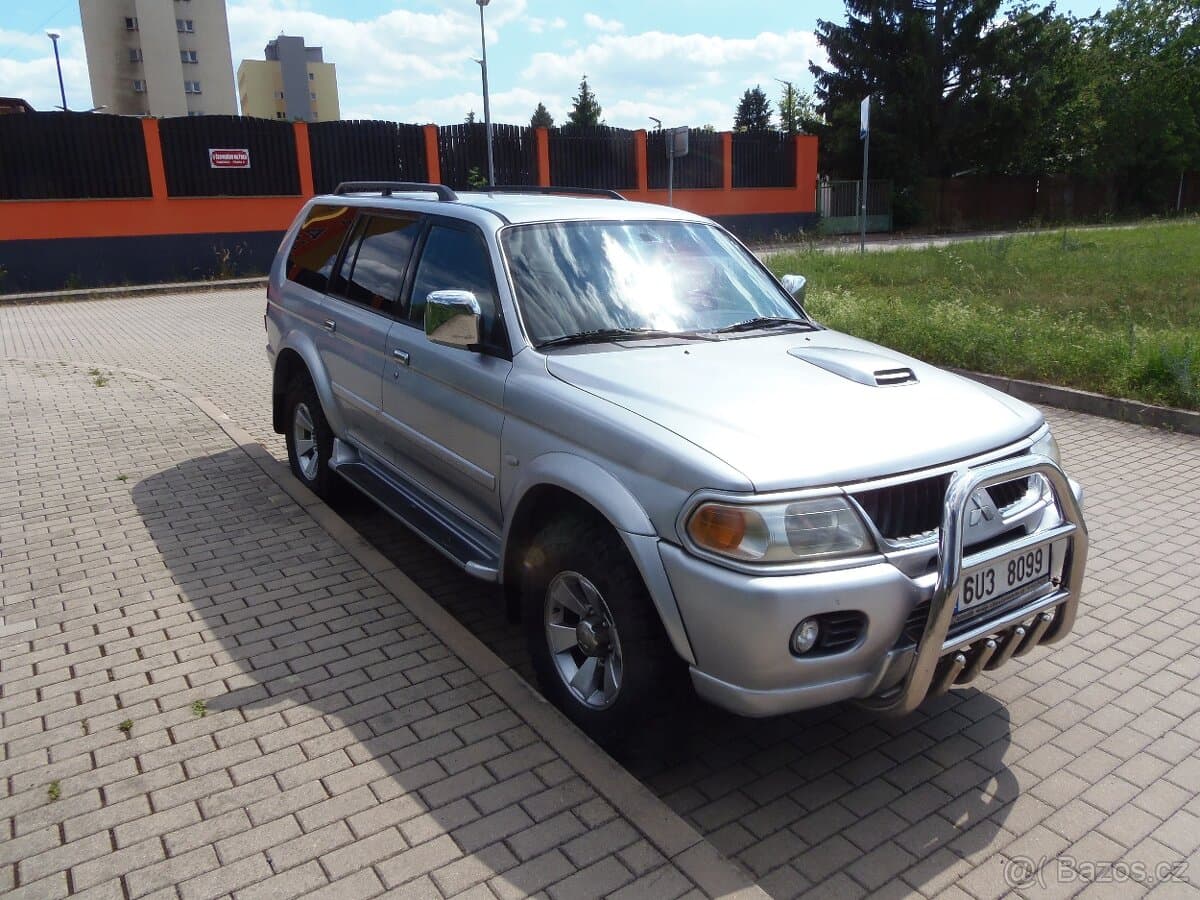 Mitsubishi PAJERO - 3