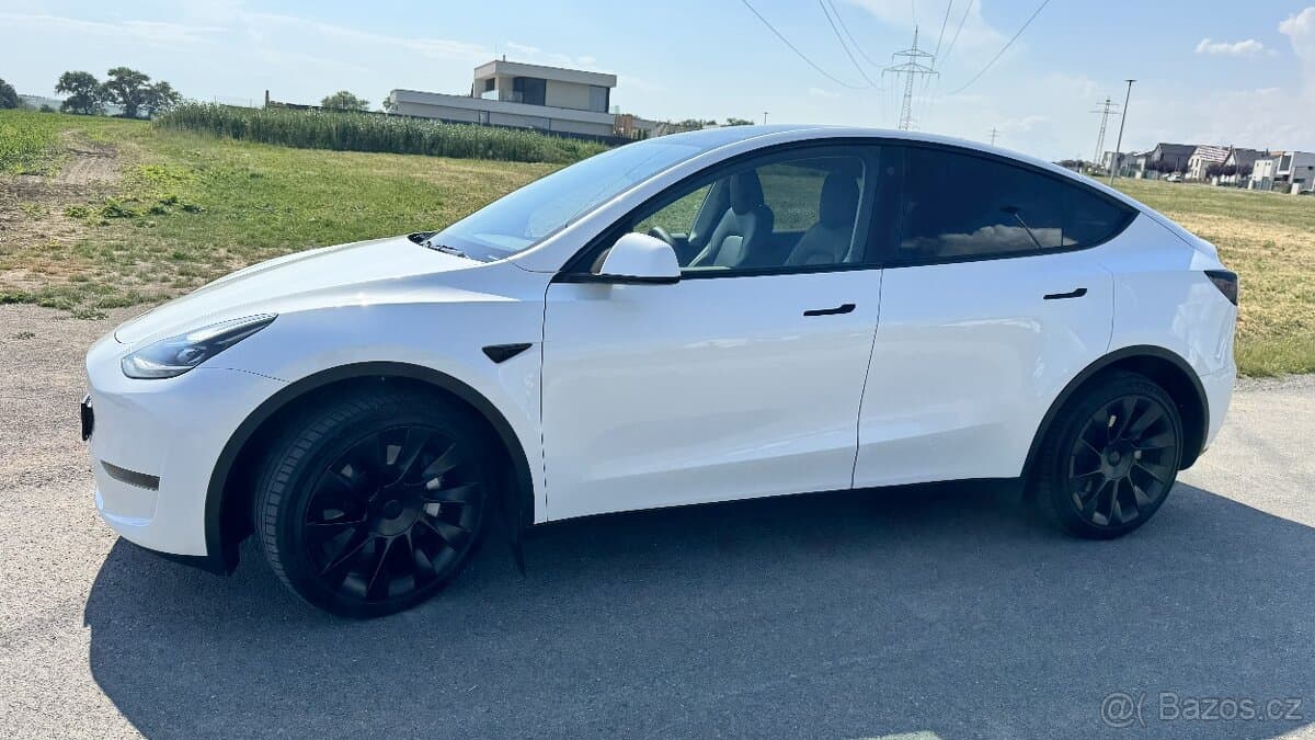 2023 Tesla MODEL Y - 3