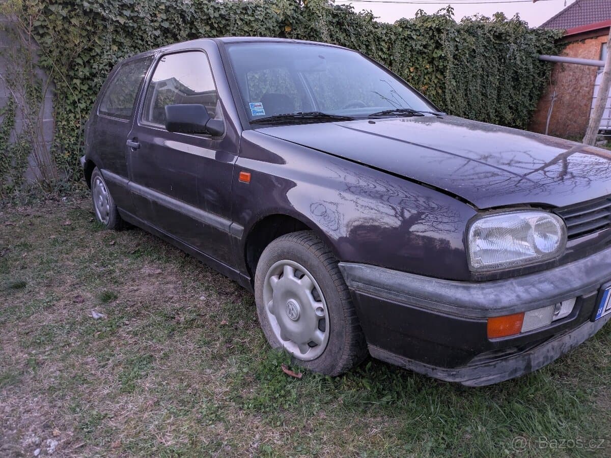 Volkswagen GOLF - 3