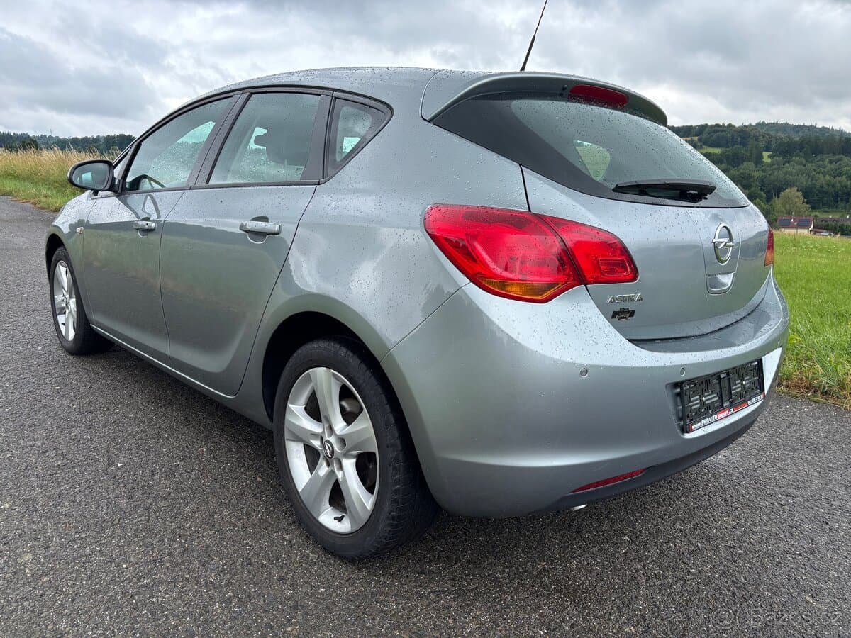 2010 Opel ASTRA - 3