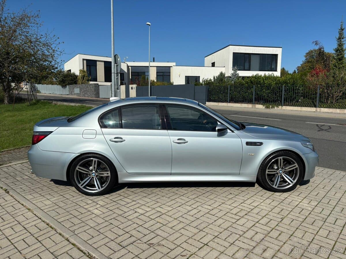 2005 BMW M5 - 3