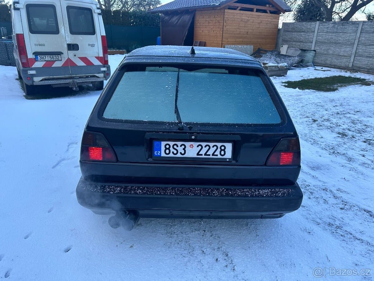Volkswagen GOLF - 3