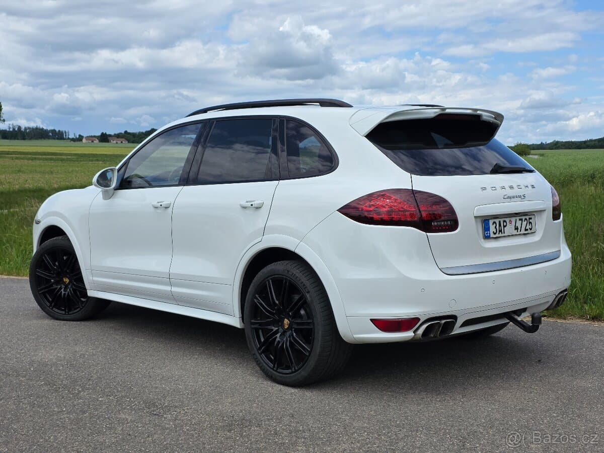 2013 Porsche CAYENNE - 3