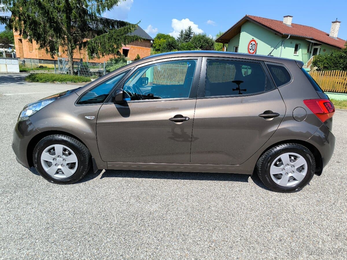 2017 Kia VENGA - 3