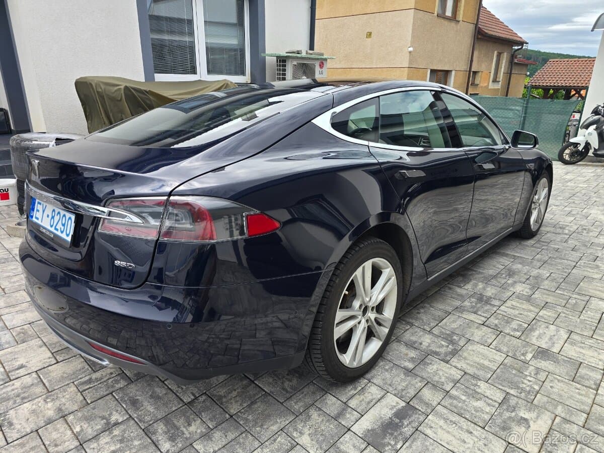 2015 Tesla MODEL S - 3