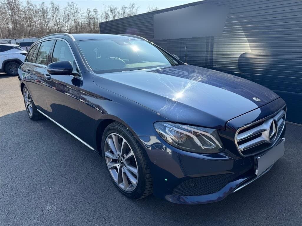 2019 Mercedes-Benz E-CLASS - 3