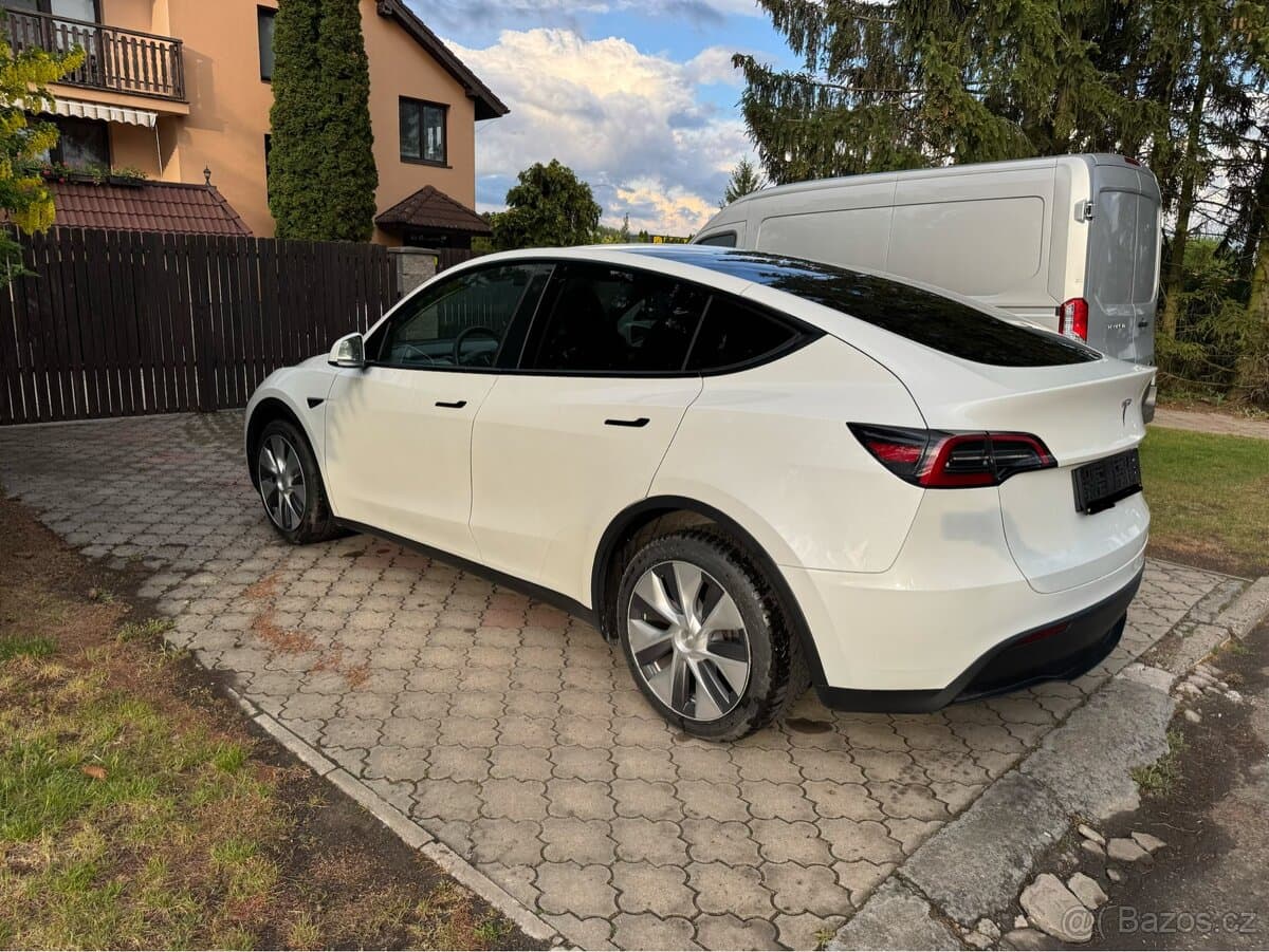 2023 Tesla MODEL Y - 3
