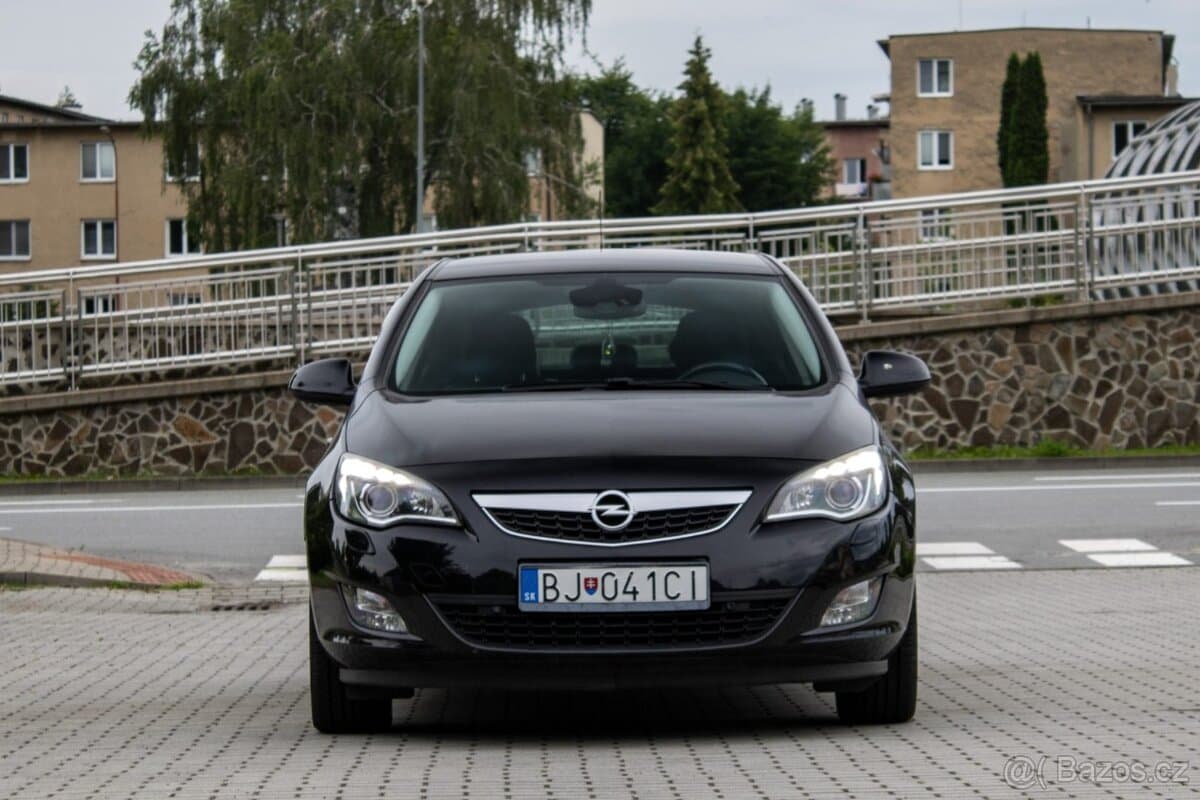 2011 Opel ASTRA - 3