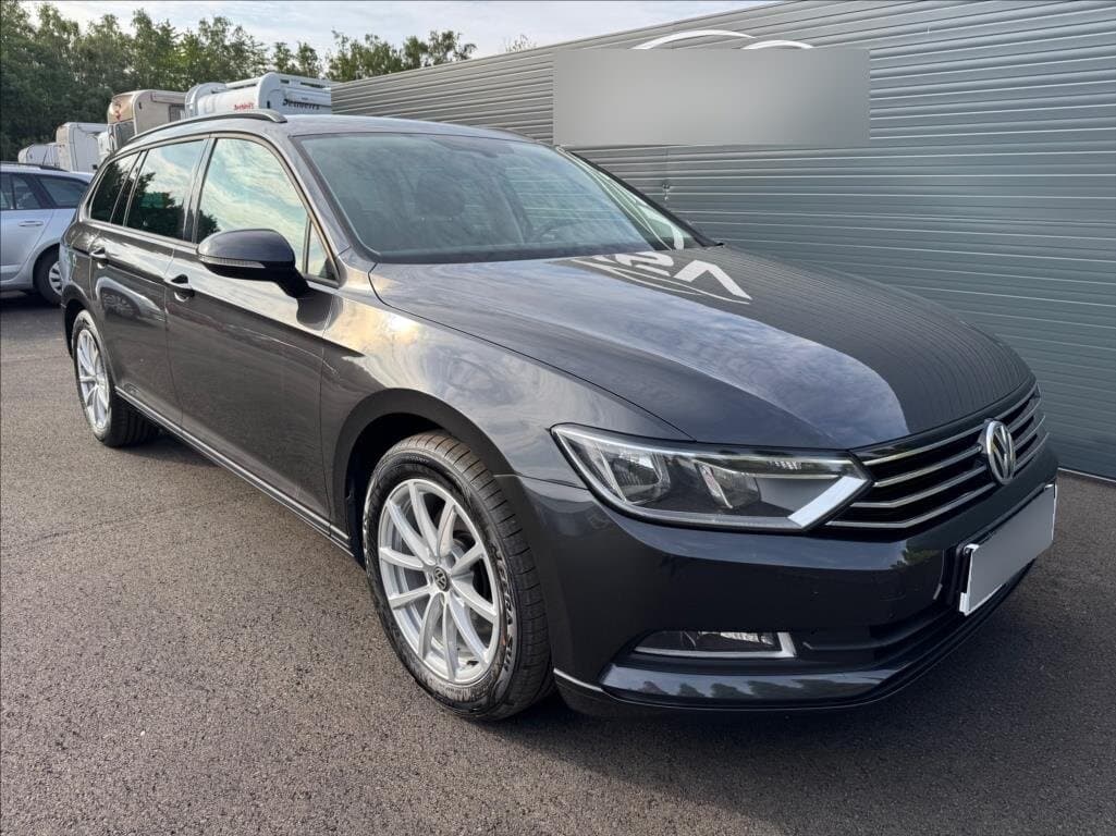 2018 Volkswagen PASSAT - 3