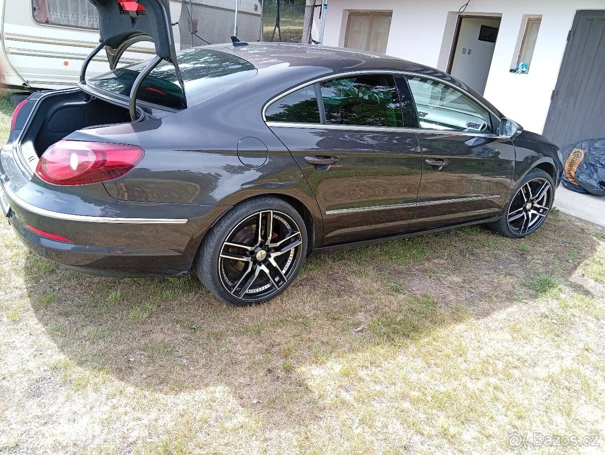 2011 Volkswagen PASSAT CC - 3