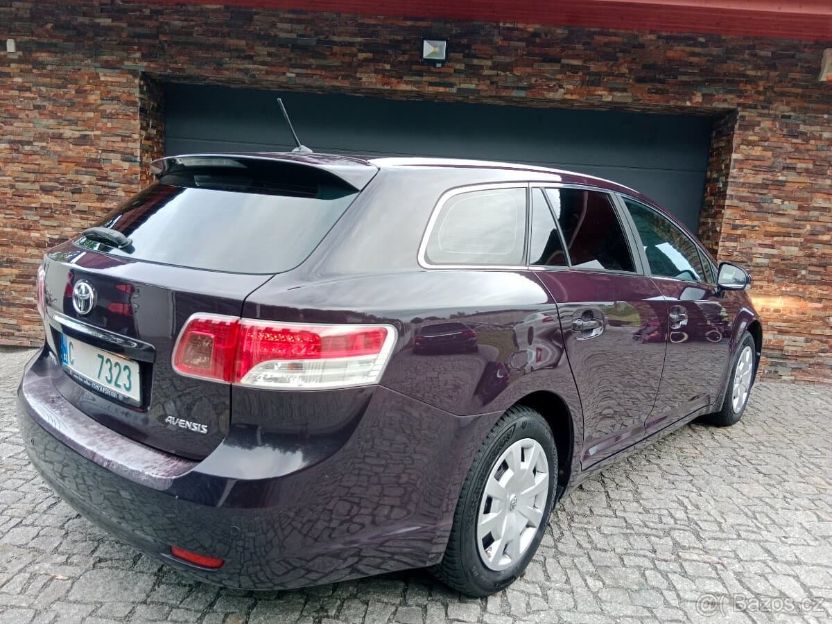 2010 Toyota AVENSIS - 3