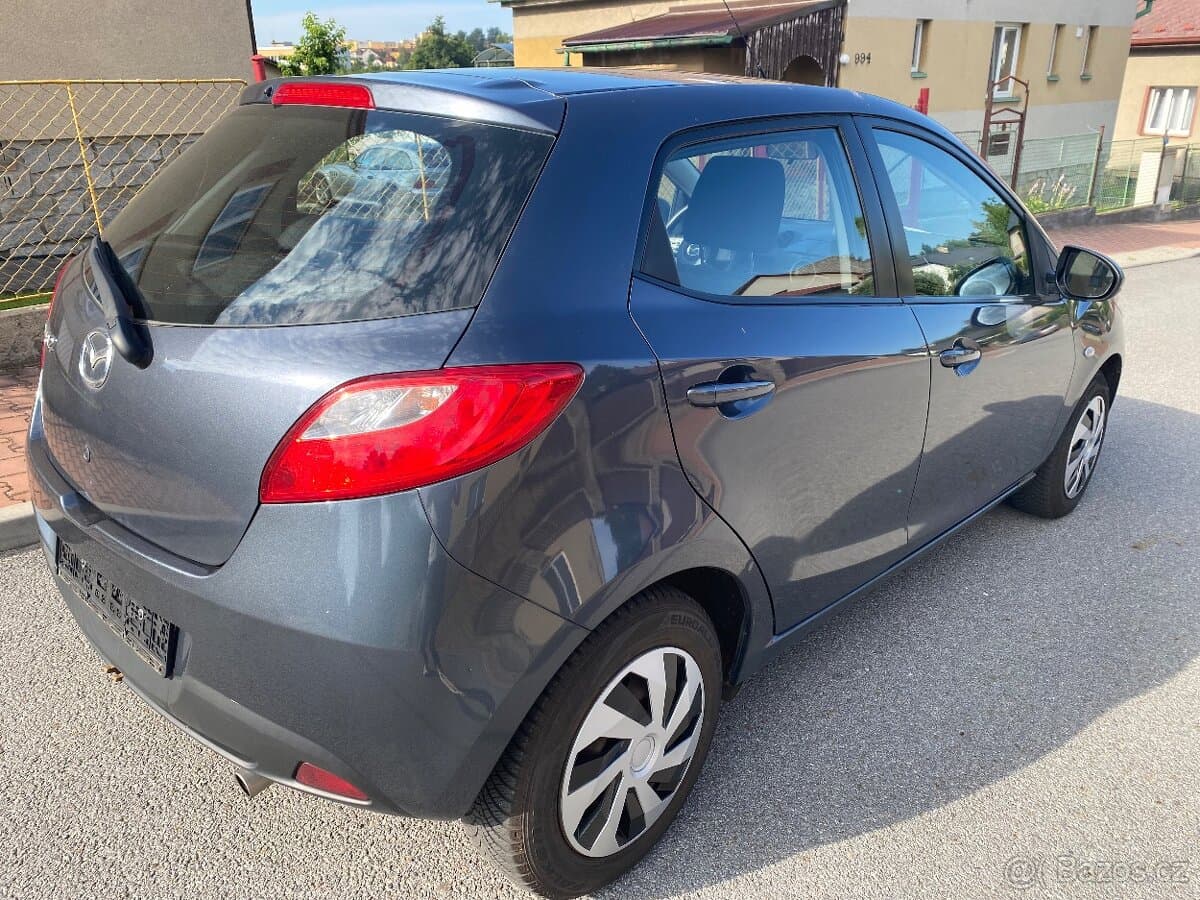 2011 Mazda 2 - 3