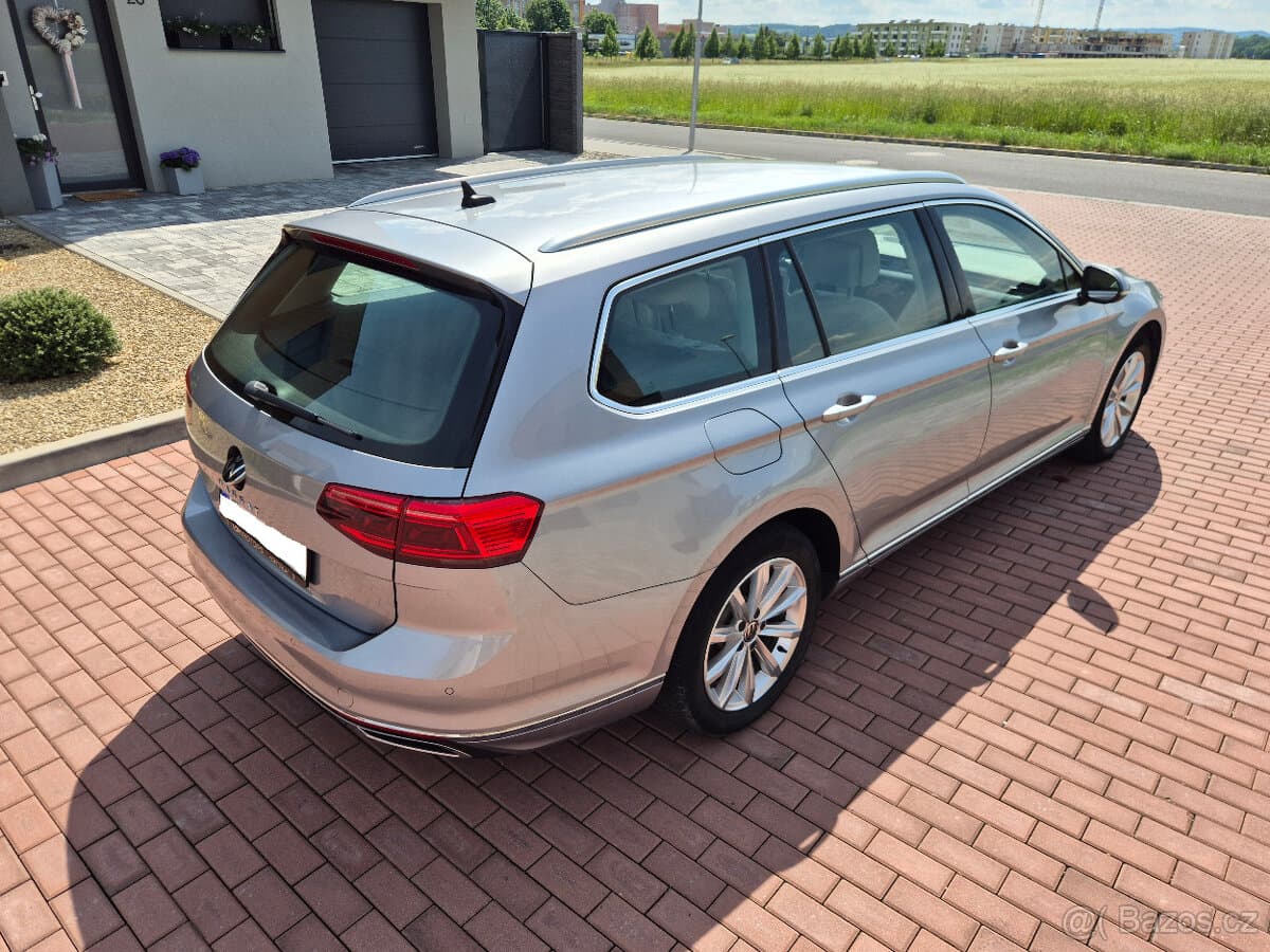 2021 Volkswagen PASSAT - 3
