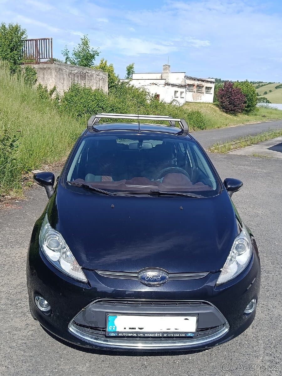 2011 Ford FIESTA - 3