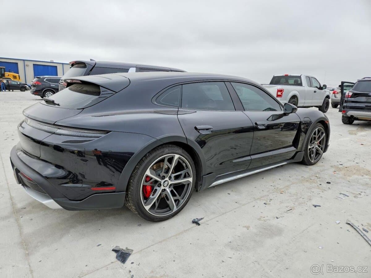 2023 Porsche TAYCAN - 3