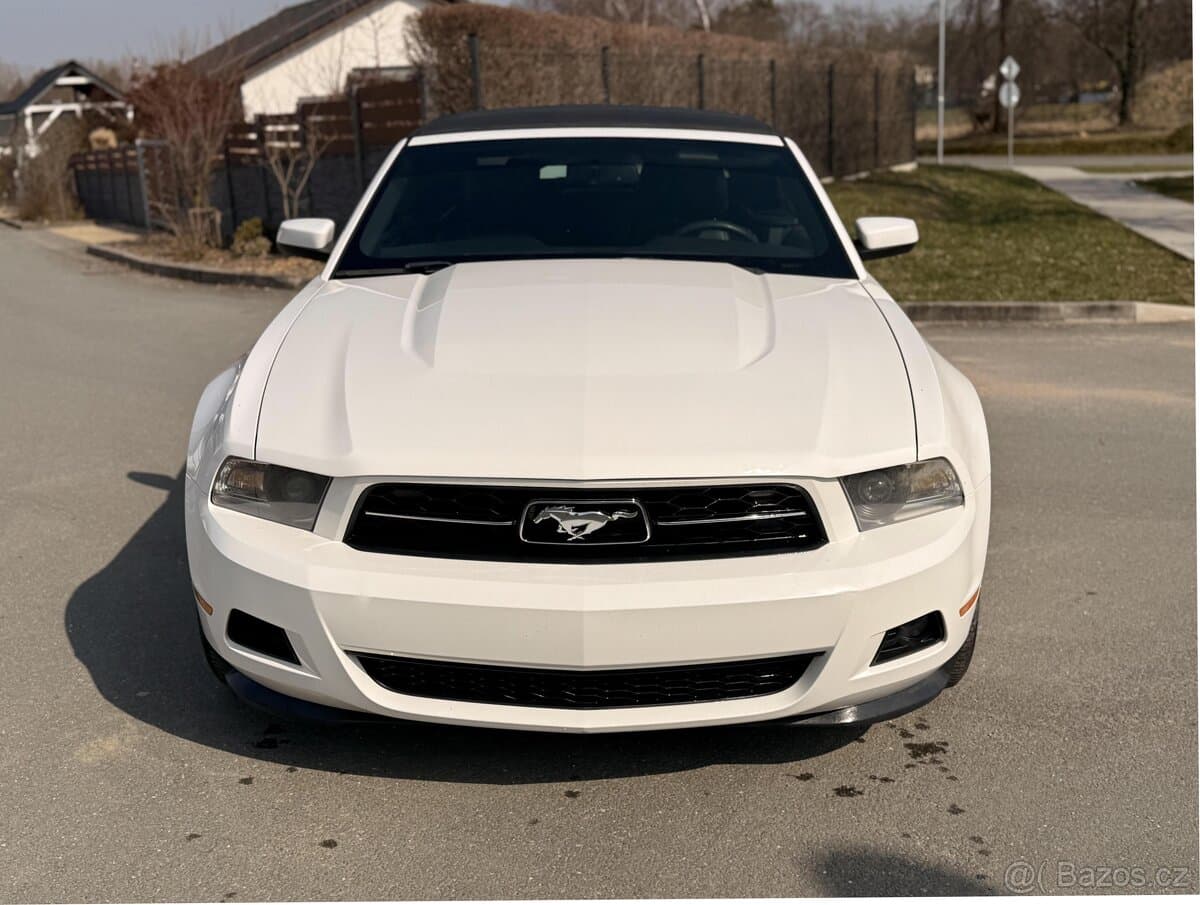 2012 Ford MUSTANG - 3