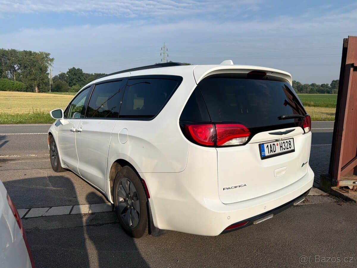 2019 Chrysler PACIFICA - 3