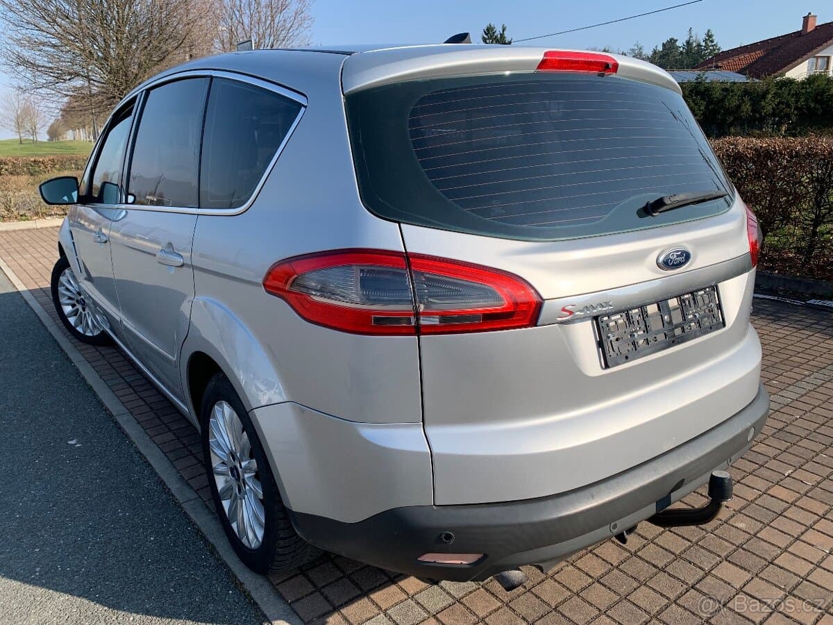 2010 Ford S-MAX - 3