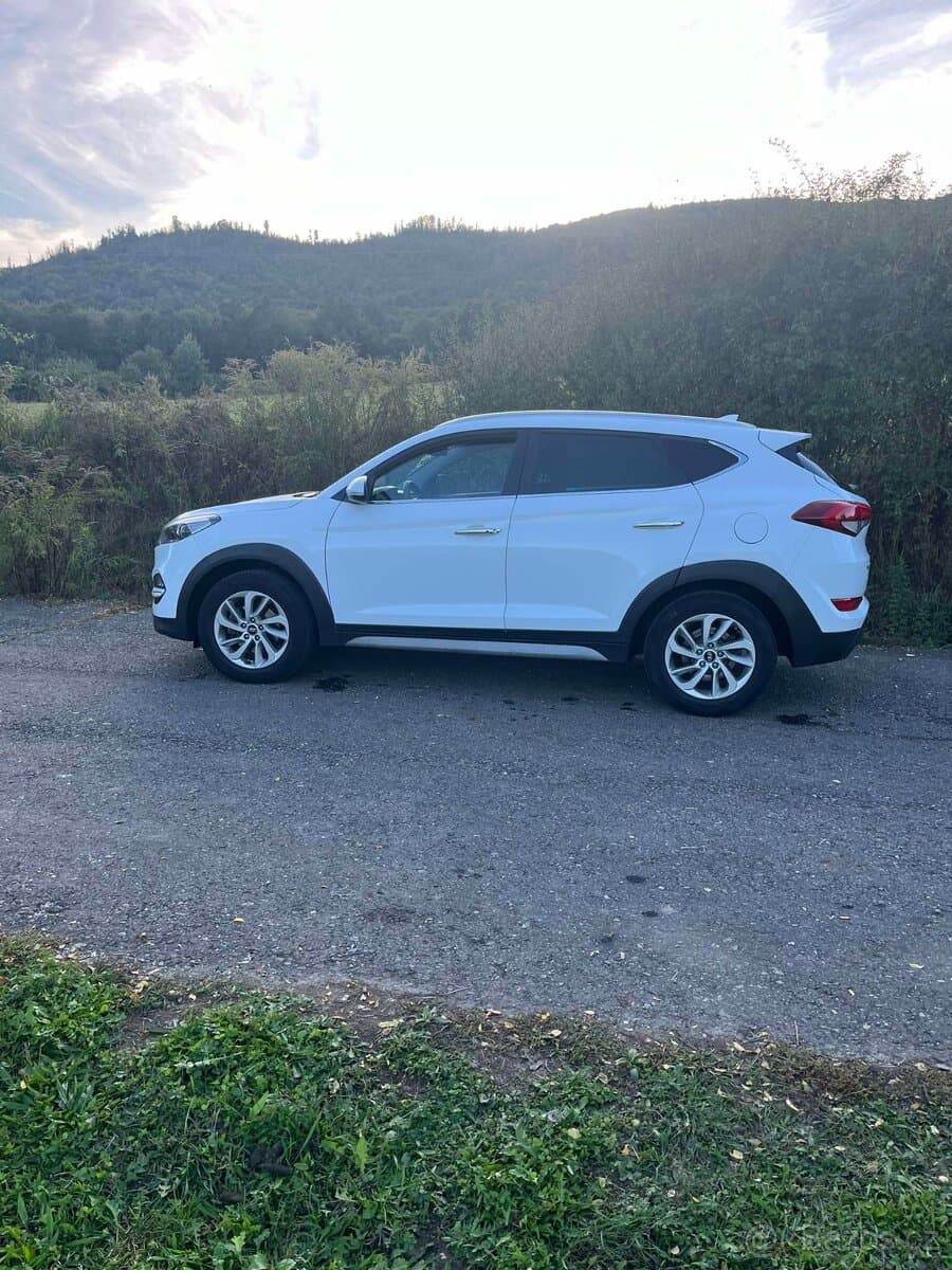 2017 Hyundai TUCSON - 3