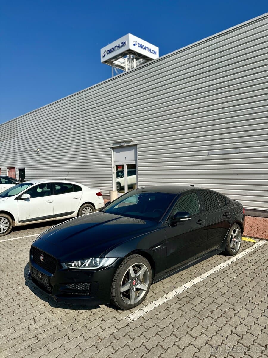 2017 Jaguar XE - 3