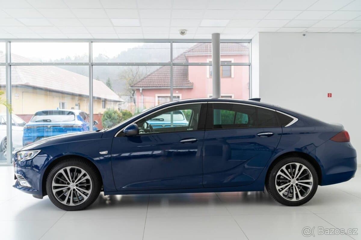 2018 Opel INSIGNIA - 3