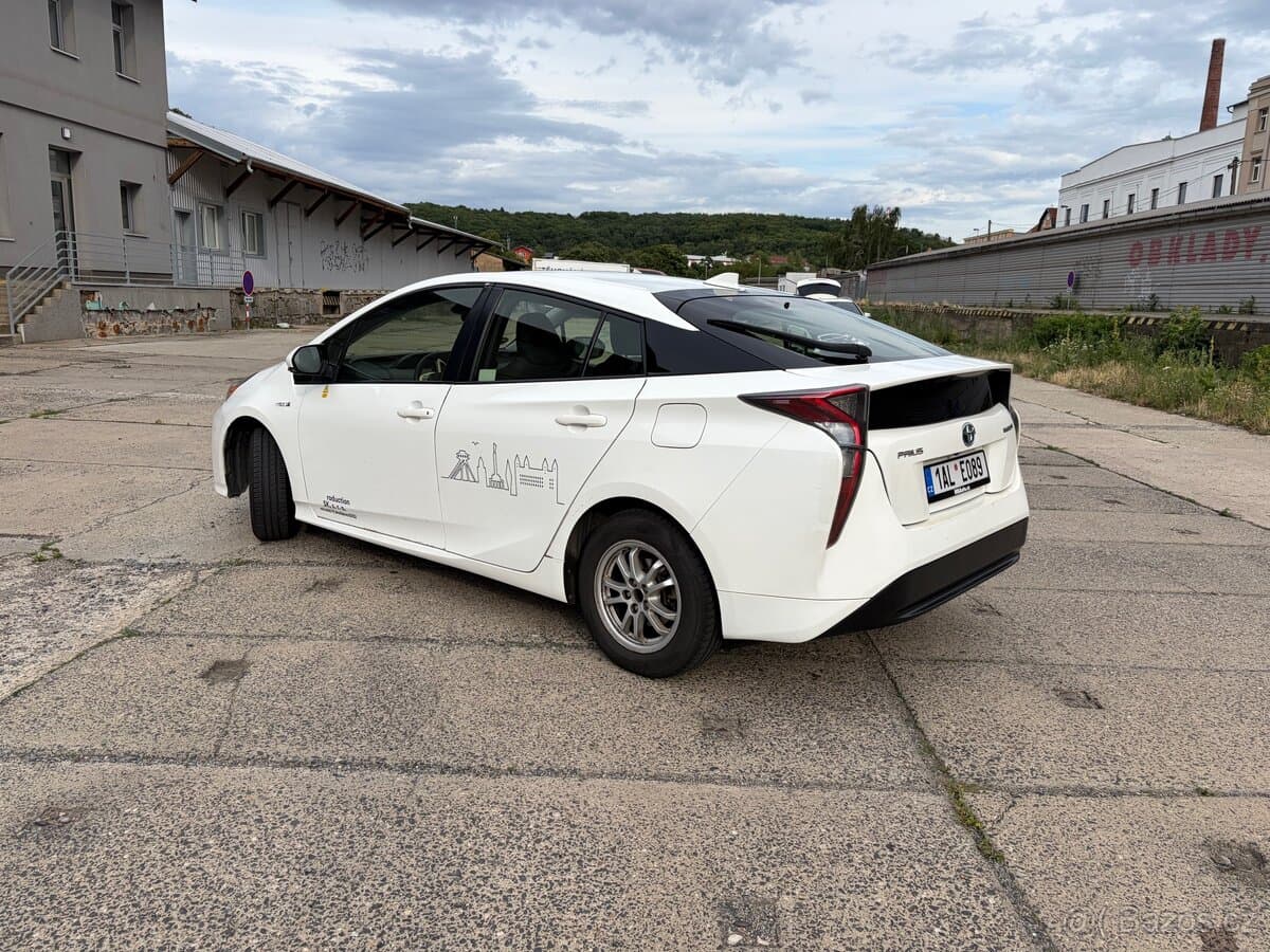 2018 Toyota PRIUS - 3