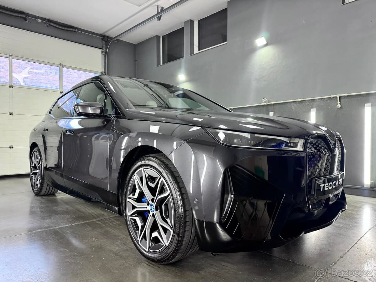 2021 BMW iX - 3