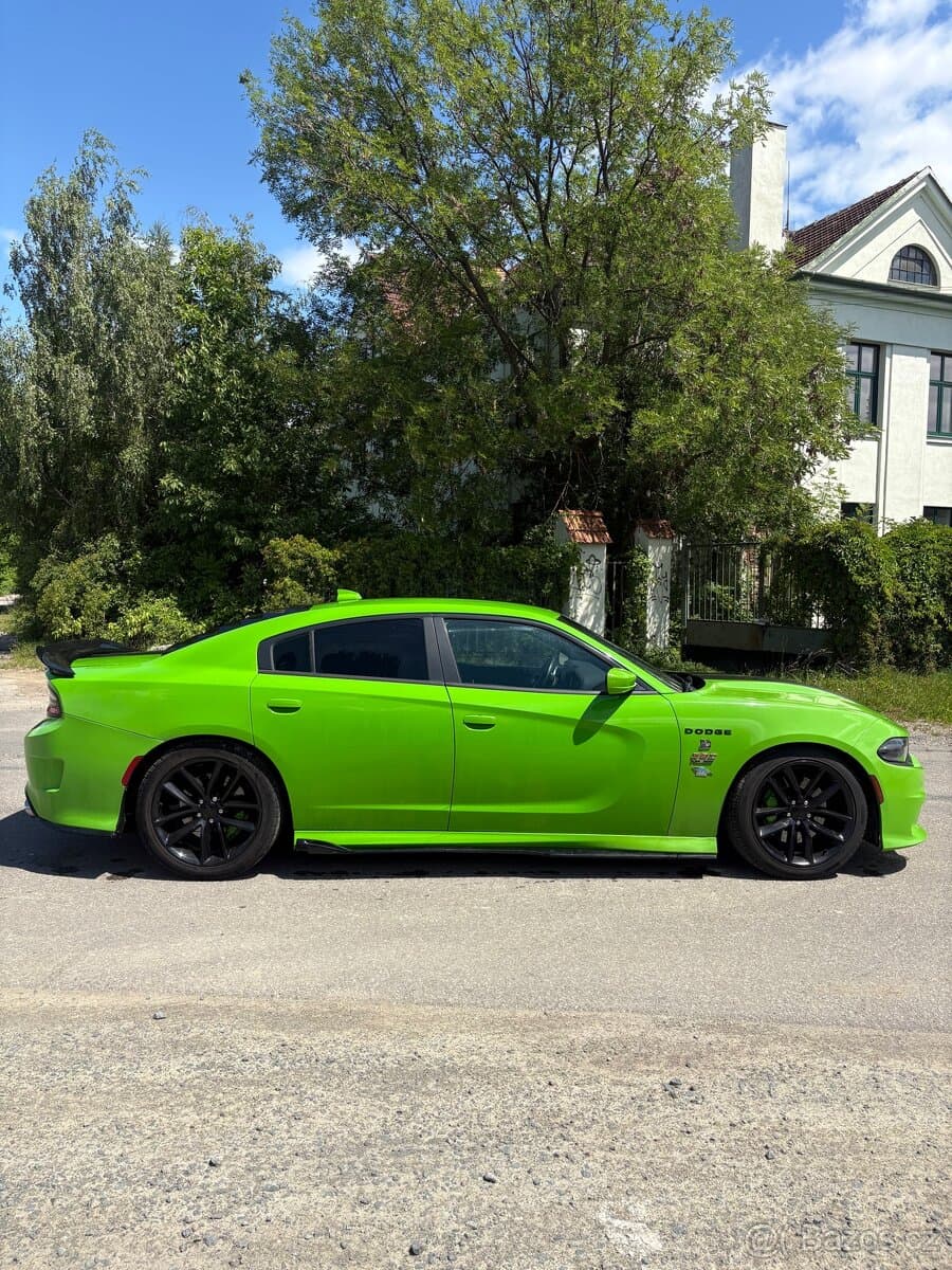 2017 Dodge CHARGER - 3