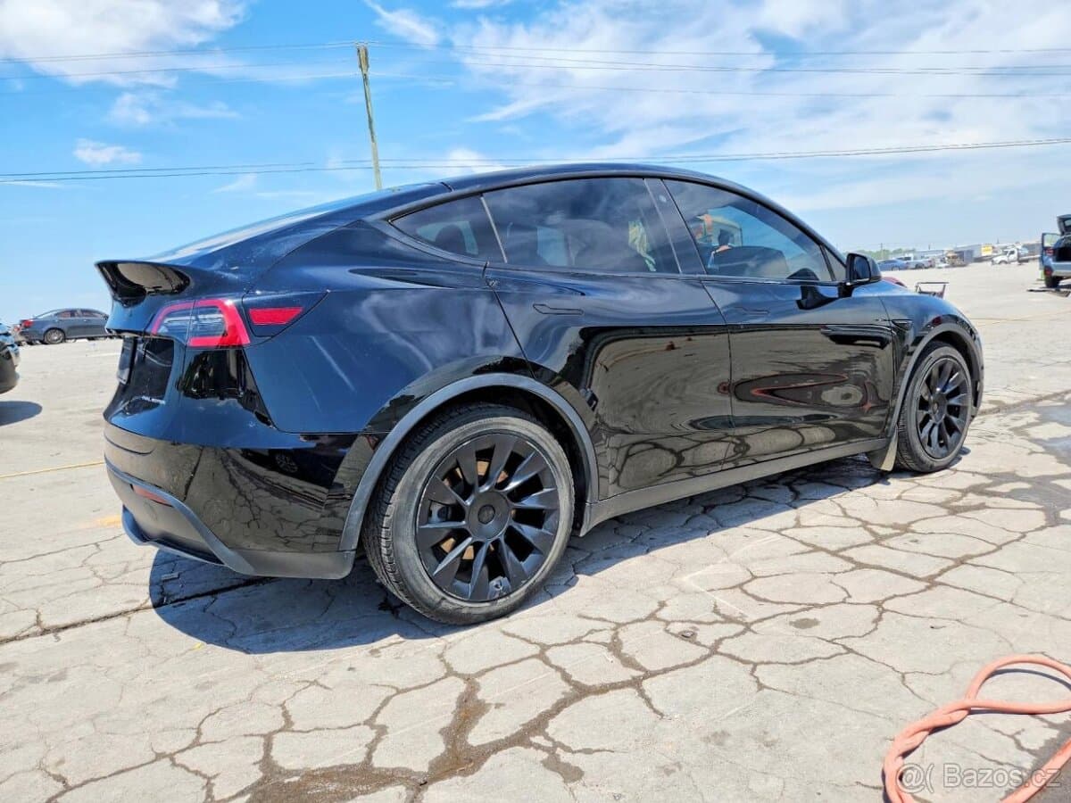 2021 Tesla MODEL Y - 3