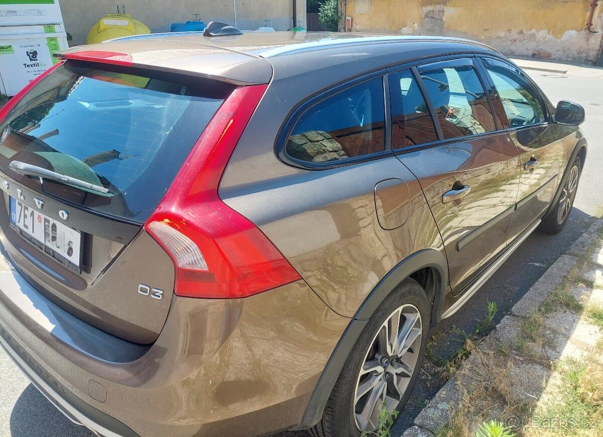 2017 Volvo V60 - 3