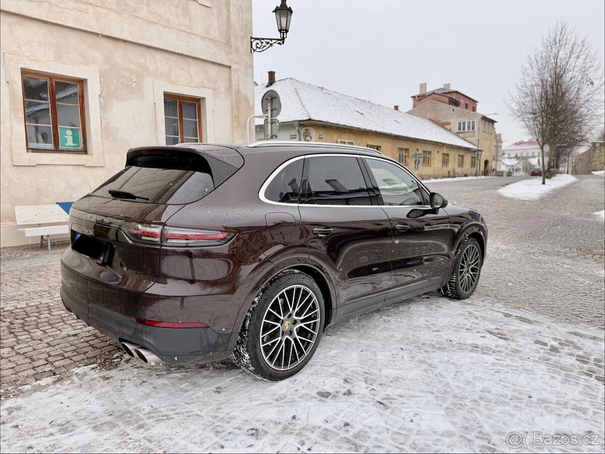 2018 Porsche CAYENNE - 3