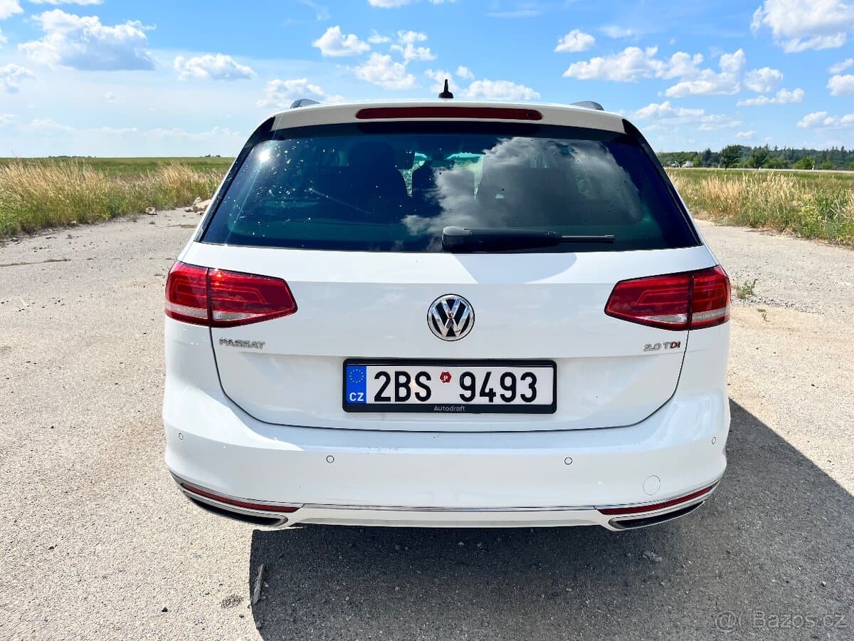 2017 Volkswagen PASSAT - 3