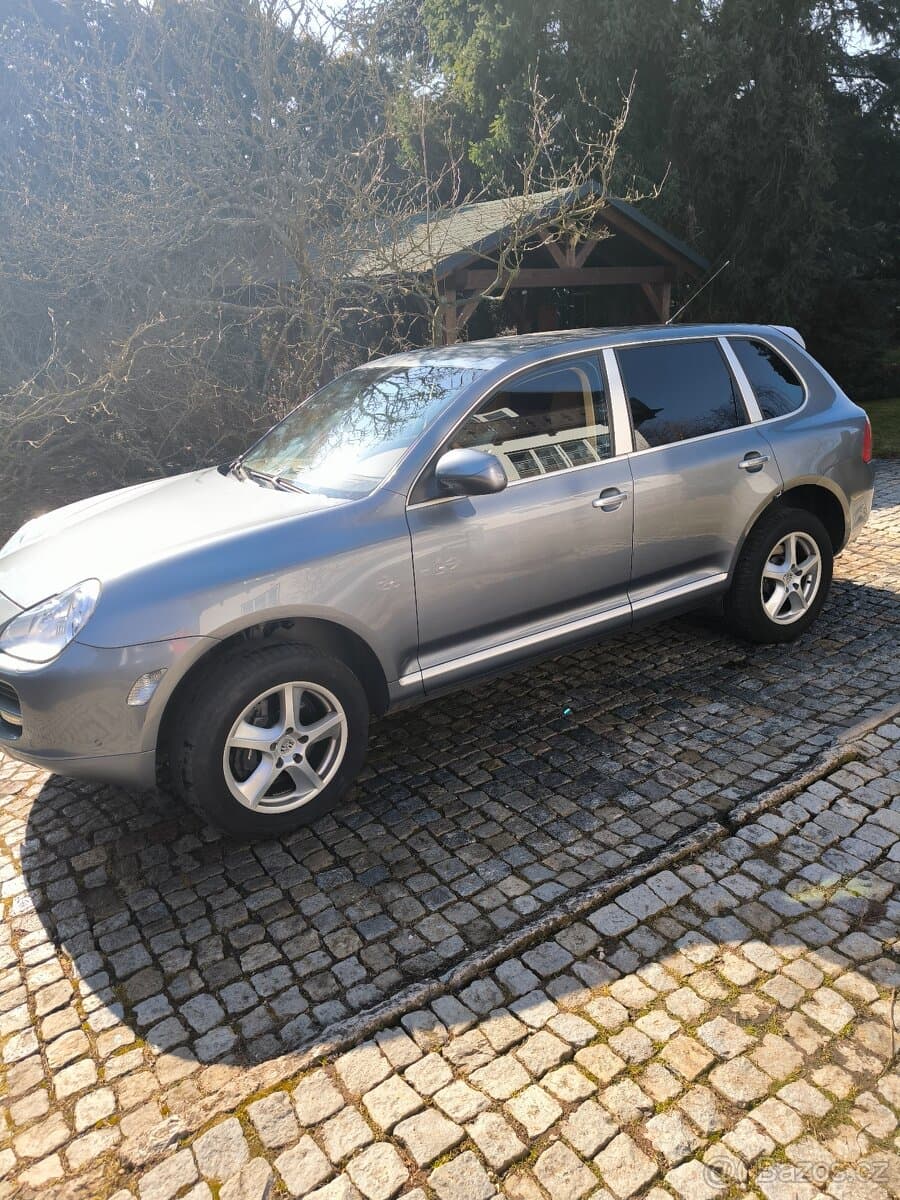 2004 Porsche CAYENNE - 3