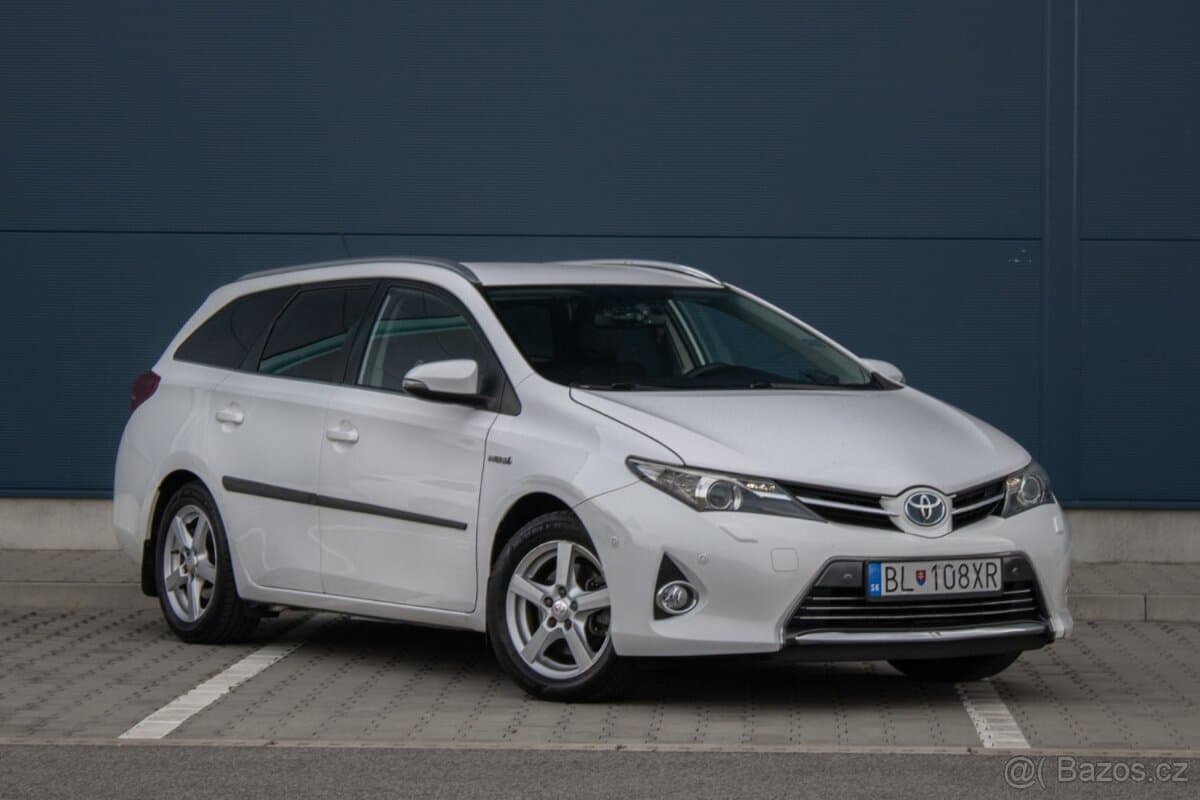 2014 Toyota AURIS - 3