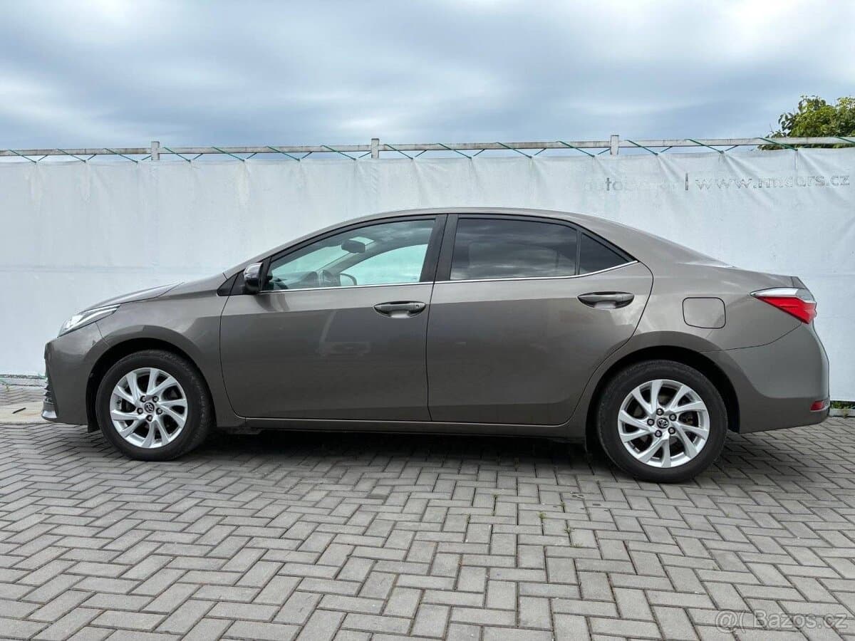 2018 Toyota COROLLA - 3