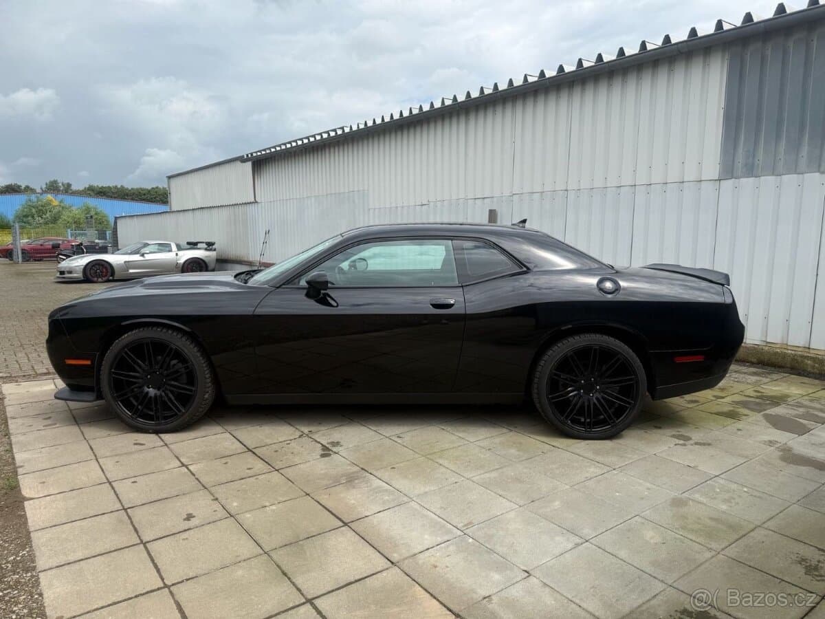 2017 Dodge CHALLENGER - 3